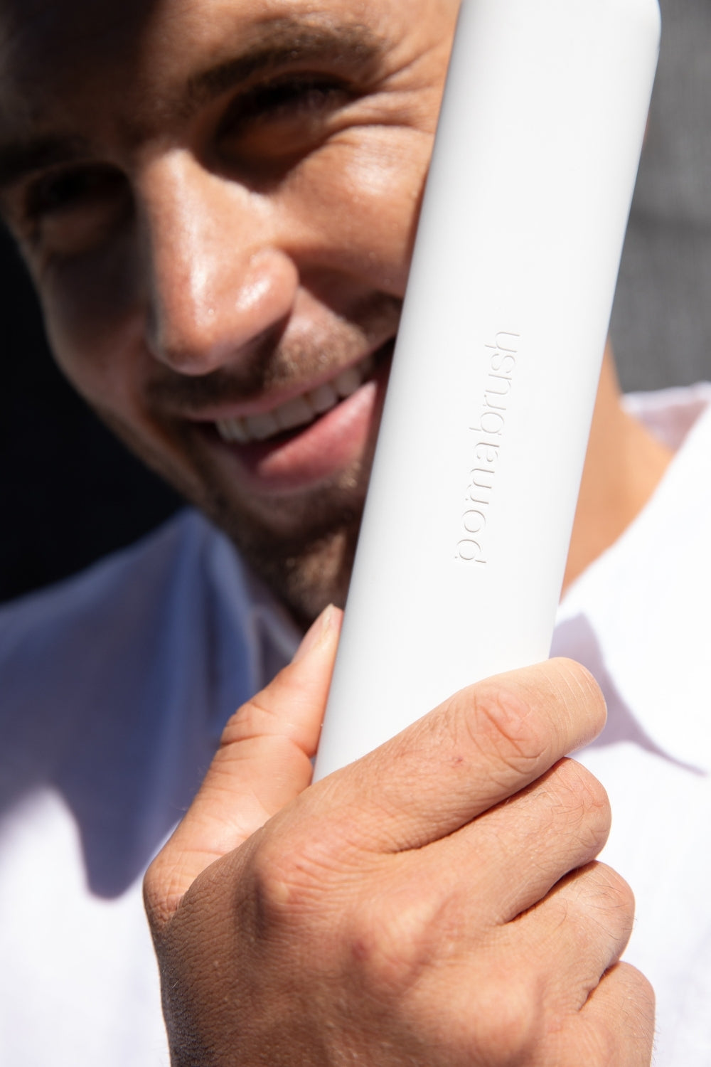 Pomabrush Model 2.0 with UV-C Charging Case