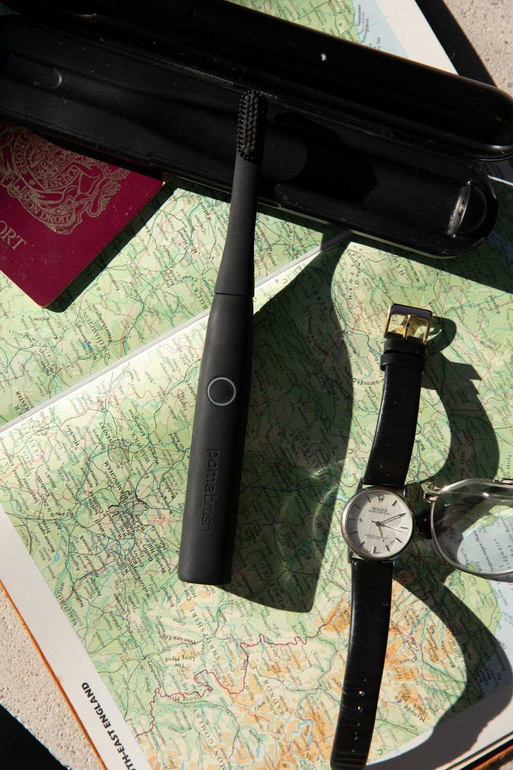 Pomabrush Model 2.0 with UV-C Charging Case