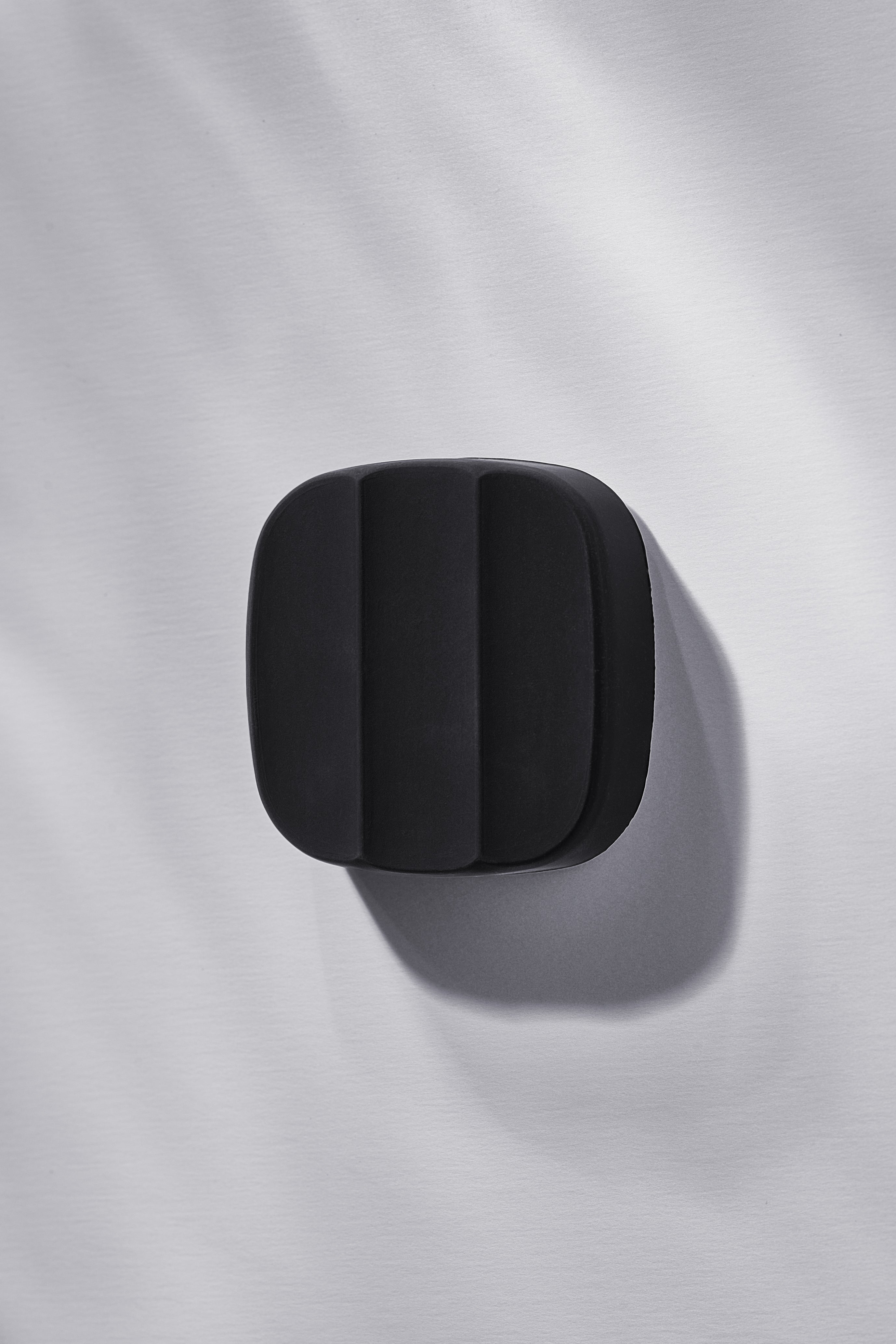 Pomaclip - Magnetic Toothbrush Holder - Black