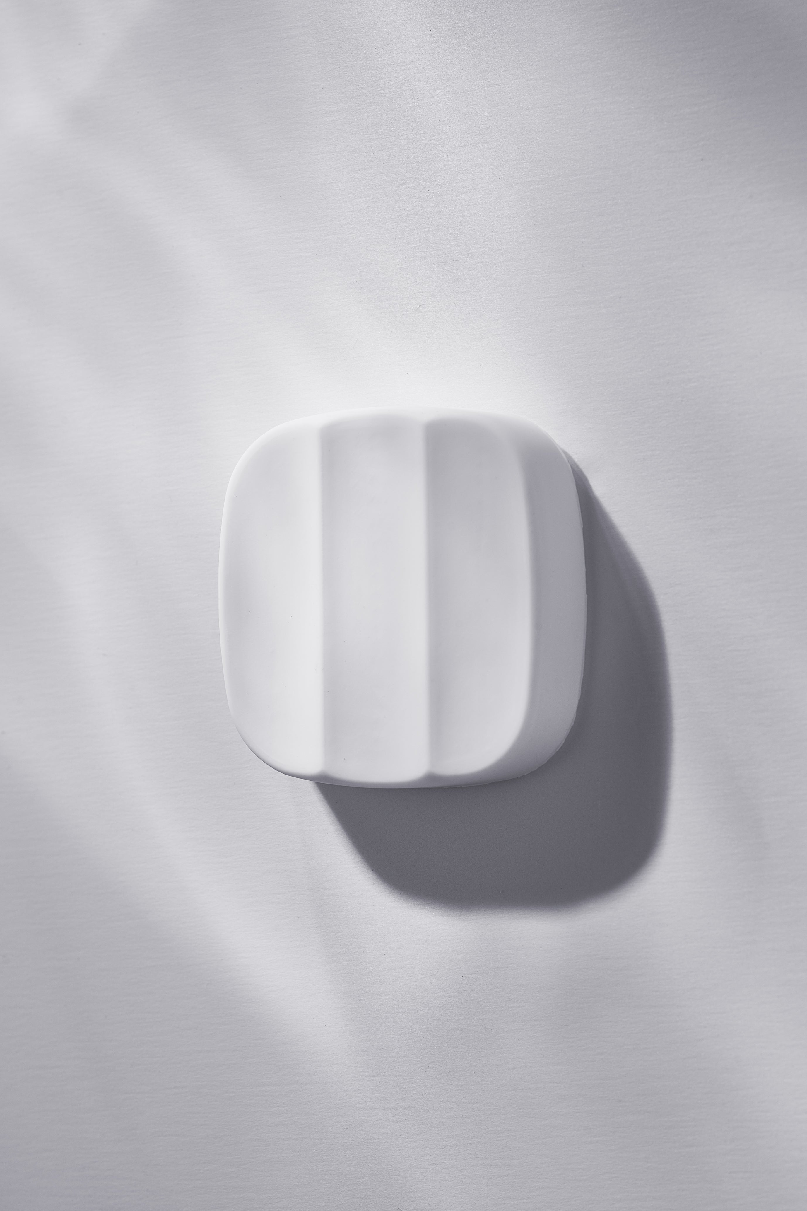 Pomaclip - Magnetic Toothbrush Holder - White